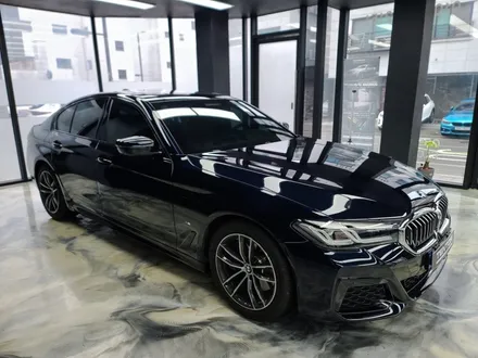 BMW 5시리즈 랩핑 520i 크롬죽이기 파주랩핑 텐토르 / 고양시 덕양구 삼송동