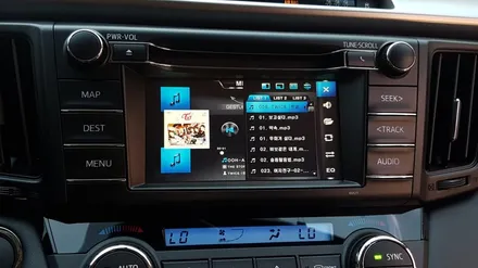 토요타라브4 전주수입차네비매립 전문점 아이머큐리 시리우스셋탑-카클래스- / 전주 덕진동