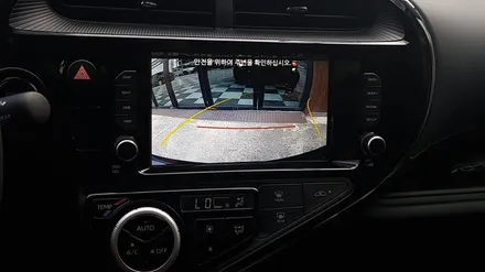 전주수입차내비전문 토요타 프리우스C 전용 집중키마감재를 이용한 8인치내비게이션매립 / 전주 덕진동