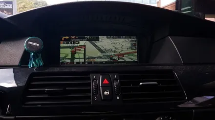BMW 520i 아이머큐리 셋탑내비게이션  CSS3와 후방카메라 매립-카클래스- / 전주 덕진동