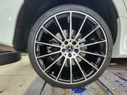 CLS 450 뒤범퍼 부분도색, 휠복원 작업이 완료 되었습니다. / 강남 대치동