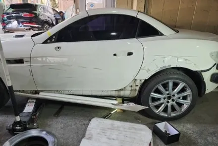 SLK200 자차 보험처리  작업으로 새차만들기  작업 완료 되었습니다. / 강남 대치동