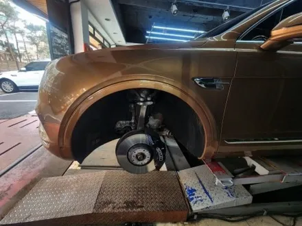 럭셔리 SUV 벤틀리 벤테이가 버핑휠 휠복원 작업 퀄리티. / 강남 대치동