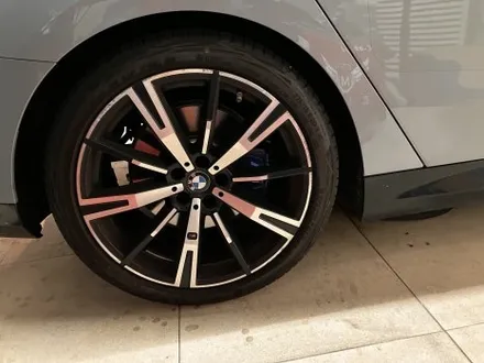2025년식 BMW M2의 특징과  M2 블랙 휠, 530i X Drive 커팅휠 휠 복원 결과. / 강남 대치동