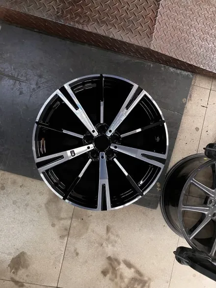 2025년식 BMW M2의 특징과  M2 블랙 휠, 530i X Drive 커팅휠 휠 복원 결과. / 강남 대치동