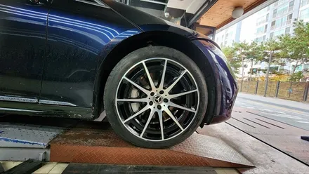 벤츠 전기차 eqs450 새 차 만들기 휠 복원 광택 유리막 코팅 및 유리발수코팅까지 진행 / 강남 대치동