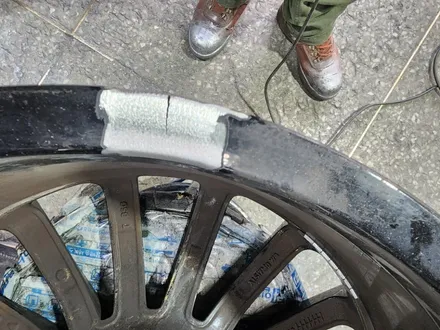 벤츠 휠 크랙 고질적 결함과  휠 수리 용접 작업 모습 / 강남 대치동