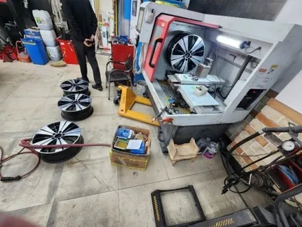 벤츠 새차만들기- 사이드스탭 판금도색, 휠복원, 광택 / 강남 대치동