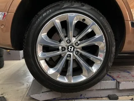 럭셔리 SUV 벤틀리 벤테이가 버핑휠 휠복원 작업 퀄리티. / 강남 대치동
