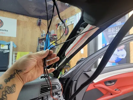 서대문구 BMW M5 안드로이드 올인원 장착, GI5000 네비 탈거, 순정 후방카메라 재시공. / 서울 은평구