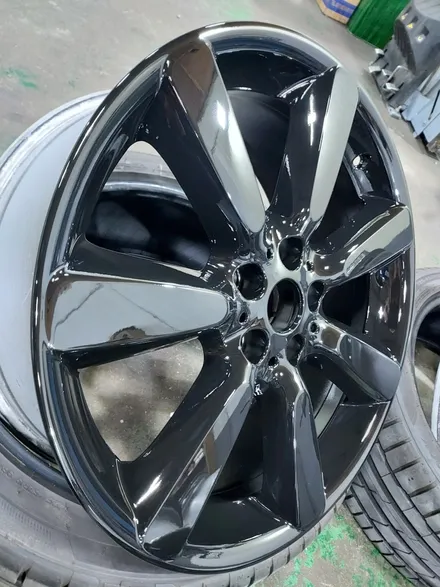 BMW 미니 컨트리맨 - 스크래치 제거 및 색상변경 : 블랙유광 / 대구 동구 각산동