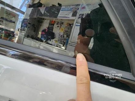 안산썬팅 벤츠w212 전체유리 블락포디 스카이블루 썬팅 후 ~~때깔 끝장납니다.