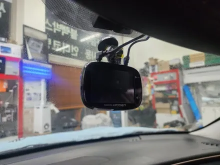 안산 뽀글이썬팅 보라색썬팅 시공 대표하는 오토매니아에서 차유리 썬팅 완벽복원!