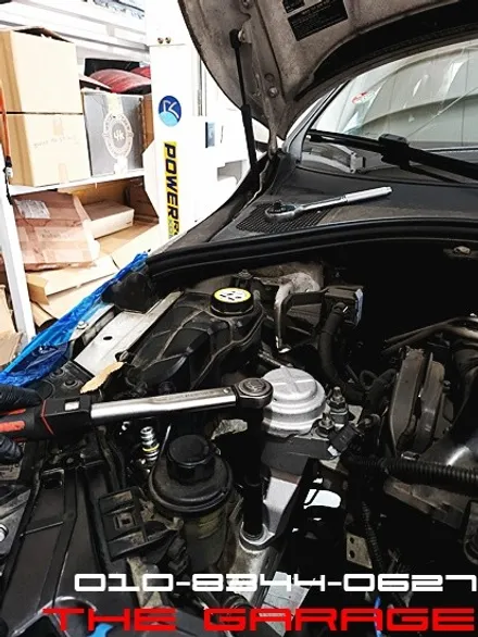 < 볼보 S60 D2 소모품 교환작업 > 벤츠정비 아우디정비 bmw정비 수입차정비 1급공업사 사고수리 보험수리 자차보험수리 판금도색 바디킷 컨버젼 / 대전 유성 화암동
