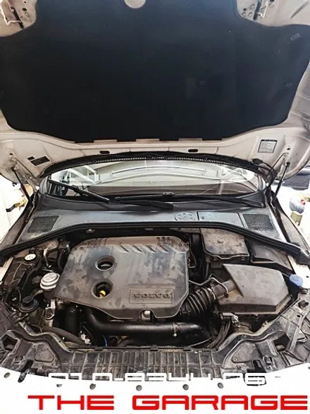 < 볼보 S60 D2 소모품 교환작업 > 벤츠정비 아우디정비 bmw정비 수입차정비 1급공업사 사고수리 보험수리 자차보험수리 판금도색 바디킷 컨버젼 / 대전 유성 화암동