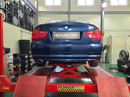 bmw 3시리즈 16인치 실버 주차기스 복원도장/남양주복원도장/다산신도시에서휠복원하기/다산휠복원 휠수리/의정부복원도장/의정부휠수리/휠수리싸고좋은집 / 남양주, 강동, 하남, 송파