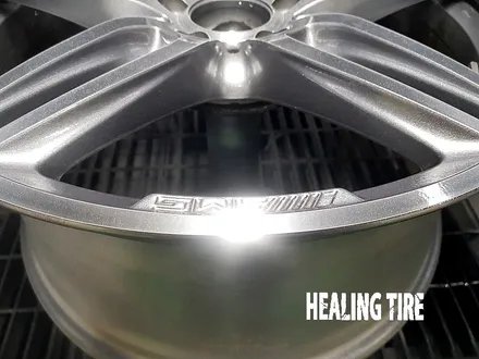 벤츠 e300 amg 19인치 휠 한짝 복원! 구리타이어 남양주타이어 의정부타이어 휠복원 휠수리 다산동타이어 / 남양주, 강동, 하남, 송파