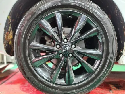 의정부 휠복원 휠수리 기아 카니발 19인치 금호 크루젠 235/55R19 타이어 교체 작업 / 남양주, 강동, 하남, 송파