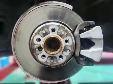 남양주 BMW 5시리즈 18인치 휠복원 및 허브복원, 캘리퍼도색 타이어 교체 마제스티9 245/45 ZR18 / 남양주, 강동, 하남, 송파