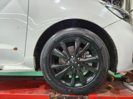 의정부 휠복원 휠수리 기아 카니발 19인치 금호 크루젠 235/55R19 타이어 교체 작업 / 남양주, 강동, 하남, 송파