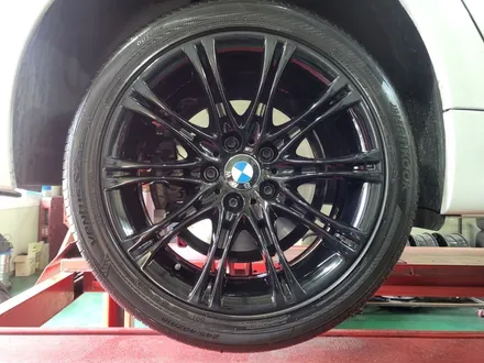 bmw 5시리즈 e바디 18인치 유광블랙 휠수리복원도색/구리휠복원점 / 남양주, 강동, 하남, 송파