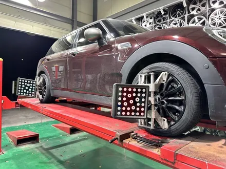 구리 별내 미니 클럽맨 17인치및 금호 솔루스 225/45ZR17 타이어 교체 및 얼라이먼트 작업 / 남양주, 강동, 하남, 송파