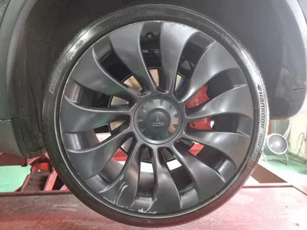 남양주 구리 _ 테슬라 모델Y 21인치 한국타이어 ion evo AS SUV 275 35 21 타이어 교체 작업 / 전기차 타이어교체/ 남양주휠복원 / 남양주타이어
