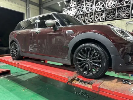 구리 별내 미니 클럽맨 17인치및 금호 솔루스 225/45ZR17 타이어 교체 및 얼라이먼트 작업 / 남양주, 강동, 하남, 송파