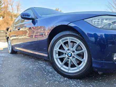 bmw 3시리즈 16인치 실버 주차기스 복원도장/남양주복원도장/다산신도시에서휠복원하기/다산휠복원 휠수리/의정부복원도장/의정부휠수리/휠수리싸고좋은집 / 남양주, 강동, 하남, 송파