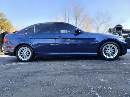 bmw 3시리즈 16인치 실버 주차기스 복원도장/남양주복원도장/다산신도시에서휠복원하기/다산휠복원 휠수리/의정부복원도장/의정부휠수리/휠수리싸고좋은집 / 남양주, 강동, 하남, 송파