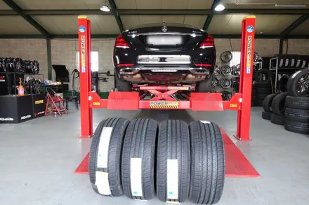 벤츠 s550 18인치 미쉐린 245 50 18 /미쉐린 mxm4 타이어 교체/벤츠S클래스 타이어/힐링타이어/남양주힐링타이어/미쉐린MXM4/미쉐린18인치타이어/미쉐린벤츠타이어/구리 / 남양주, 강동, 하남, 송파