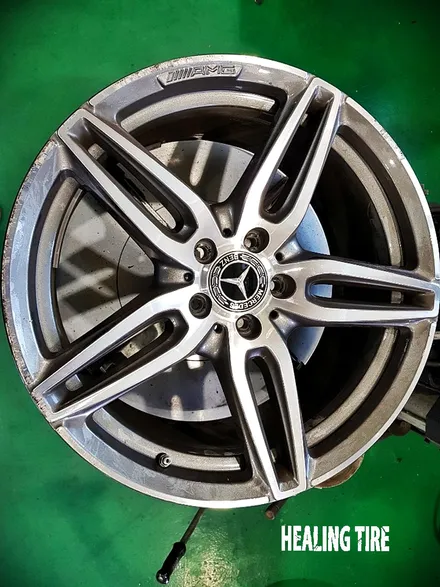 벤츠 e300 amg 19인치 휠 한짝 복원! 구리타이어 남양주타이어 의정부타이어 휠복원 휠수리 다산동타이어 / 남양주, 강동, 하남, 송파