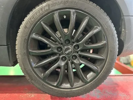 구리 별내 미니 클럽맨 17인치및 금호 솔루스 225/45ZR17 타이어 교체 및 얼라이먼트 작업 / 남양주, 강동, 하남, 송파