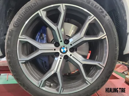 BMW X6 30D G바디 신형 21인치 분체도장유광블랙 블랙패키지 커스텀도장 당일작업~! 남양주휠복원 구리휠복원 남양주타이어 의정부휠복원  휠복원 휠수리 다산동타이어 / 남양주, 강동, 하남, 송파