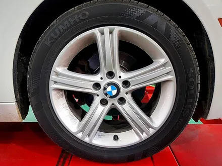 BMW320i  320 18인치 순정휠에서 m6 18인치휠 BMW 힐링타이어 남양주힐링타이어 구리타이어 복원휠 휠복원 중고휠타이어 구리타이어 도농타이어 휠수리 / 남양주, 강동, 하남, 송파