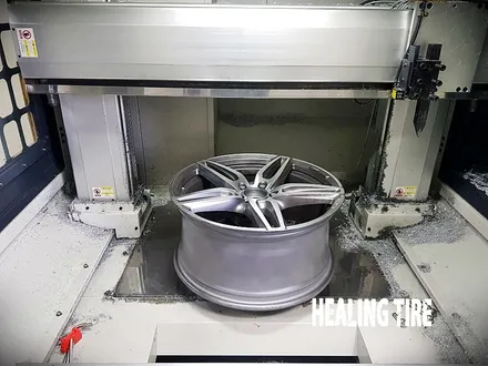 벤츠 e300 amg 19인치 휠 한짝 복원! 구리타이어 남양주타이어 의정부타이어 휠복원 휠수리 다산동타이어 / 남양주, 강동, 하남, 송파