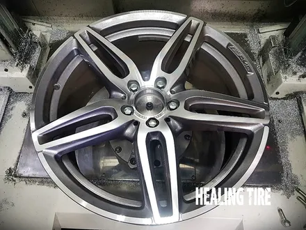 벤츠 e300 amg 19인치 휠 한짝 복원! 구리타이어 남양주타이어 의정부타이어 휠복원 휠수리 다산동타이어 / 남양주, 강동, 하남, 송파