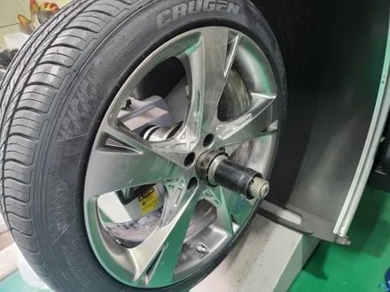 송파 휠복원 휠수리 제네시스 금호 크루젠 HP71 26540R22 타이어 교체 작업 / 남양주, 강동, 하남, 송파