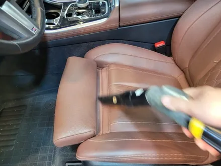 평택 스팀세차 BMW X5 기본 외 실내에 살짝 힘줬어요. / 경기 평택