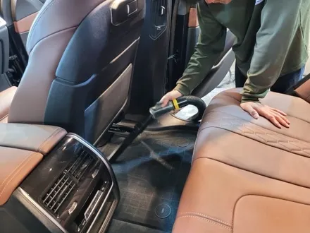 평택 스팀세차 BMW X5 기본 외 실내에 살짝 힘줬어요. / 경기 평택
