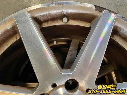 ※벤츠C200 AMG휠※휠긁힘,휠기스,주차상처,휠도장색바램,도장면부식,휠용접복원,휠분체도장\