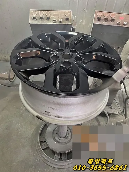 부산휠수리/휠임팩트;)랜드로버 디스커버리5 순정휠→블랙유광 분체도장작업 / 부산 사상구 감전동