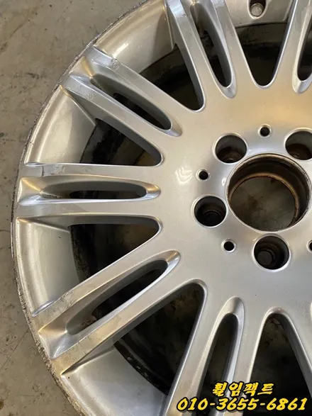 〔벤츠E350/18인치 순정휠〕벤츠e클래스 휠긁힘,주차상처,휠보레(wheelboer)장착,휠보레파손,  휠복원,휠용접,휠도색,분체도장 / 부산 사상구 감전동