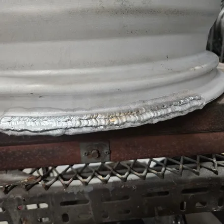 부산 휠복원 전문 사제휠수리 18인치 찌그러진휠 살릴 수 있을까 / 부산 사상구 감전동