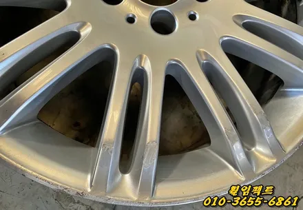 〔벤츠E350/18인치 순정휠〕벤츠e클래스 휠긁힘,주차상처,휠보레(wheelboer)장착,휠보레파손,  휠복원,휠용접,휠도색,분체도장 / 부산 사상구 감전동