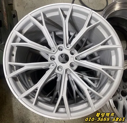 (부산휠수리/부산휠복원/휠임팩트)BMW 520d 19인치 찍힌휠복원/휠찍힘/휠긁힘/휠복원/휠도장작업 / 부산 사상구 감전동
