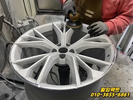 〔아우디Q8 순정휠〕다이아몬드컷팅,휠긁힘,휠패임,휠찍힘,휠기스,알루미늄휠용접복원,휠도색\