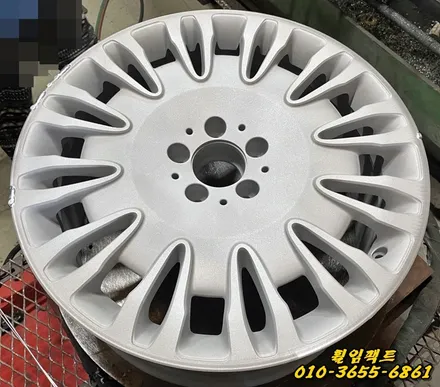〔벤츠 S600 마흐바흐휠19인치〕 주차기스,휠긁힘,휠찍힘,휠도장깨짐,휠용접복원,알루미늄휠복원,다이아몬드컷팅,휠도색\