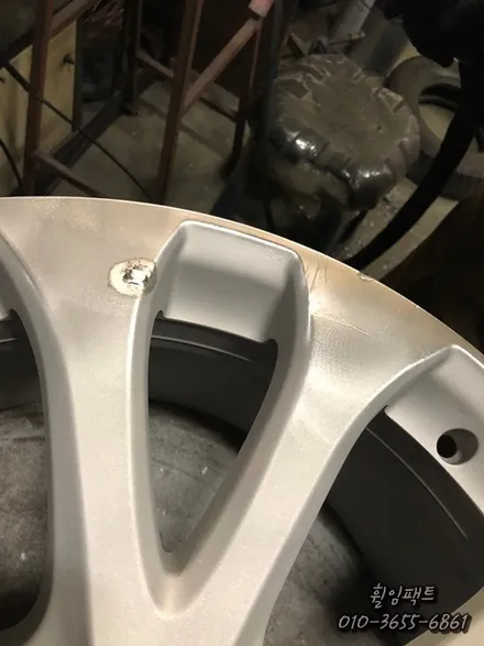 [부산휠복원] [부산휠도색] [부산휠수리] <휠임팩트> 벤츠 220d 18인치 휠복원, 휠수리, 휠도색 / 부산 사상구 감전동