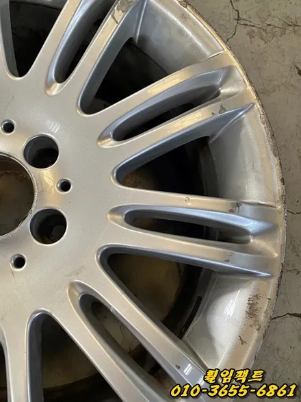 〔벤츠E350/18인치 순정휠〕벤츠e클래스 휠긁힘,주차상처,휠보레(wheelboer)장착,휠보레파손,  휠복원,휠용접,휠도색,분체도장 / 부산 사상구 감전동
